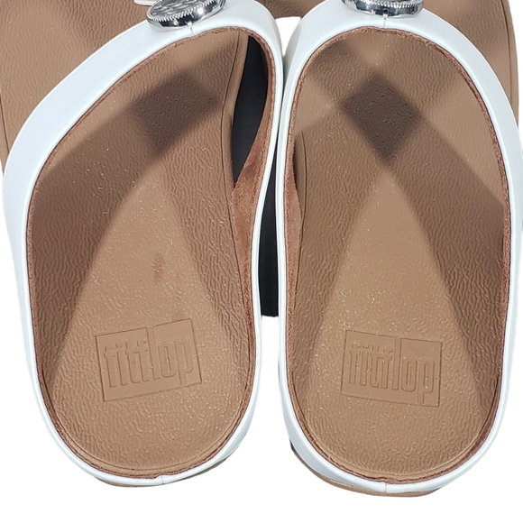 FitFlop Snake Medallion Toe Thong  Wedge Support Sandals - Picture 5 of 9
